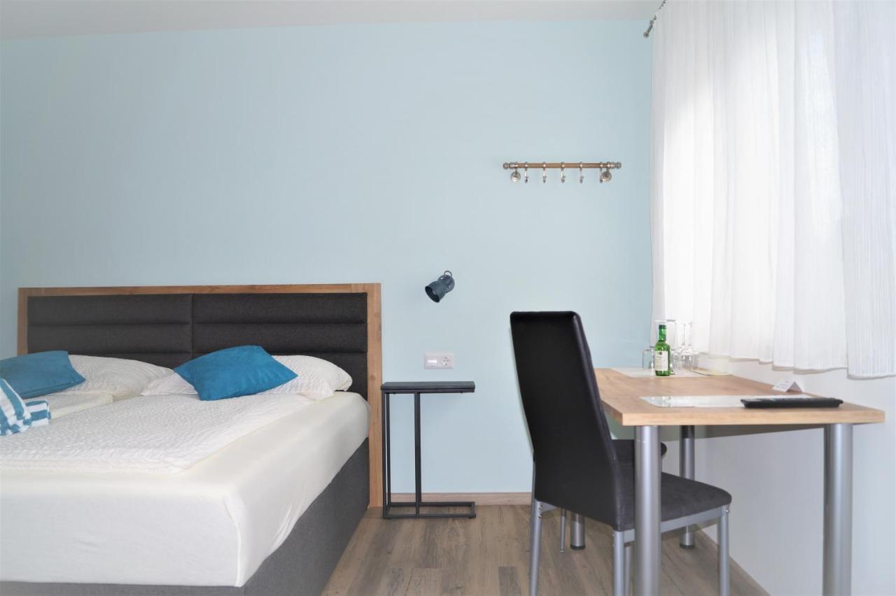Gaestehaus Gisch Sandra Подерсдорф-ам-Зе Экстерьер фото