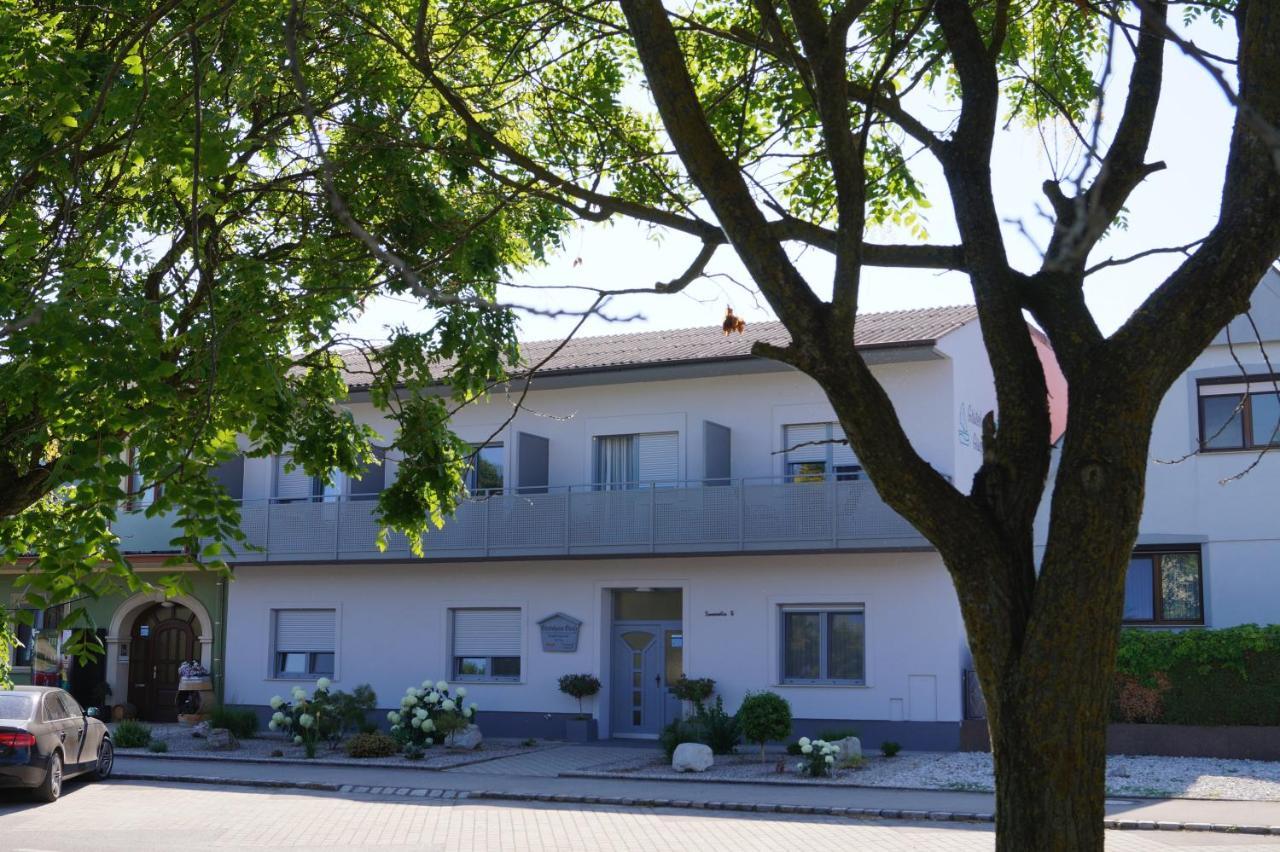 Gaestehaus Gisch Sandra Подерсдорф-ам-Зе Экстерьер фото